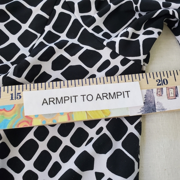 Susan Graver Cold Shoulder Career Dress Size  Medium Geometric Black and White - Picture 4 of 8